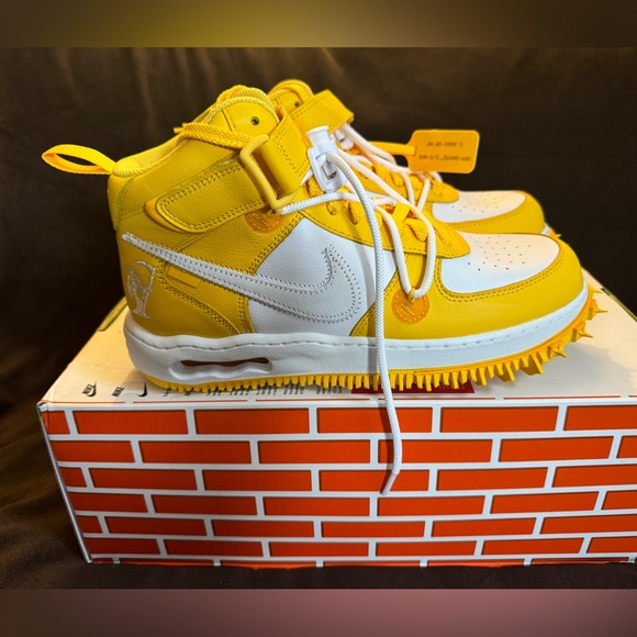 New Nike Air Force 1 Mid SP LTHR ‘Off-White /Varsity Maize’ Men’s Size 9 - Picture 1 of 16